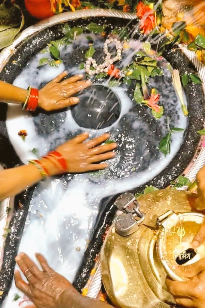 काँवड यात्रा के पवन अफसर पर जानिए ये 10 चीजें भगवान शिव को हैं बेहद प्रिय...!!

आईए जानते हैं.....

Thread 🧵 अंत तक जरूर पड़े 👇👇