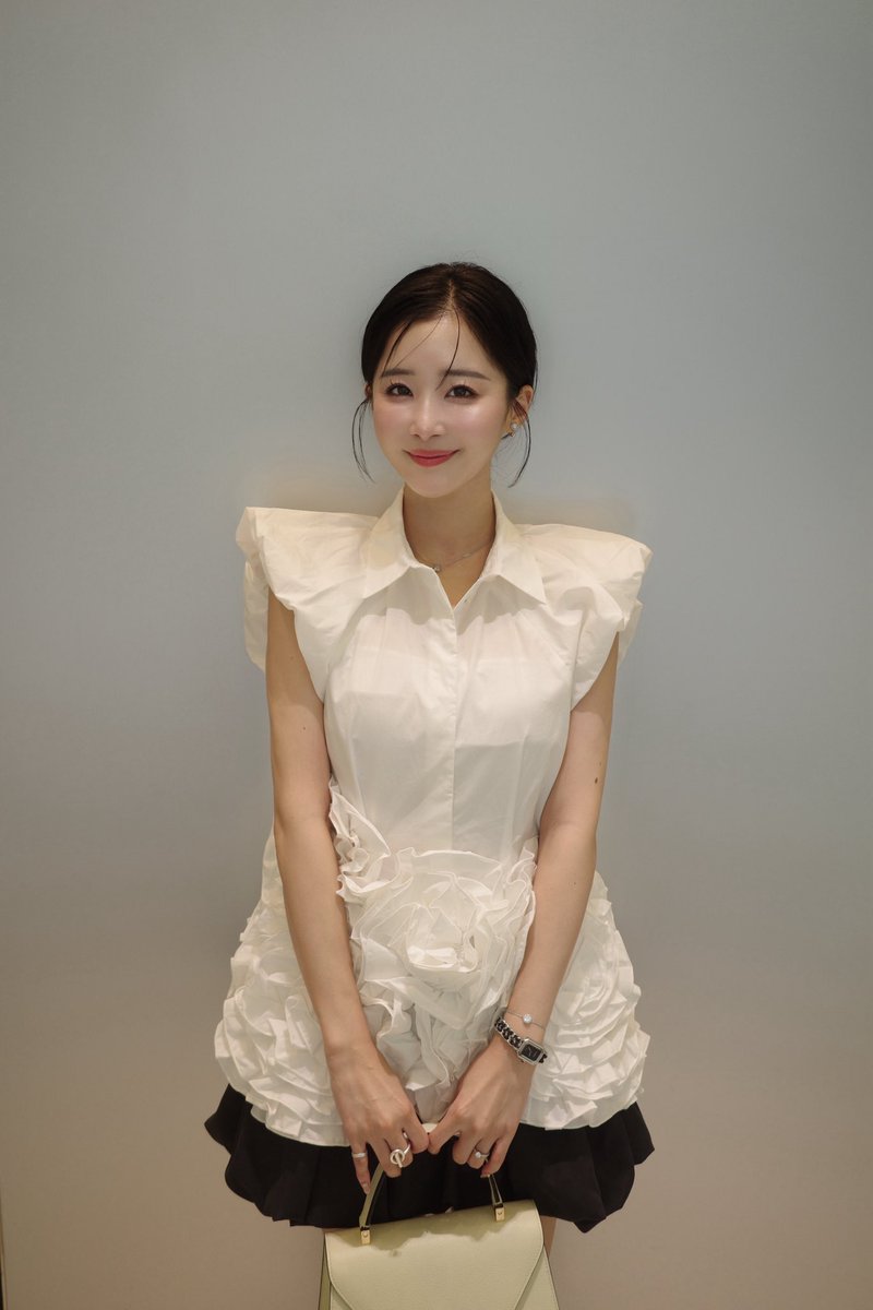 kyuui_misato's tweet image. バズってるCHANELのリップなんだけど、186番とても良い🕊🤍
同じくブルベ夏のひとおすすめ✨️
#CHANEL #リップ #メイク
