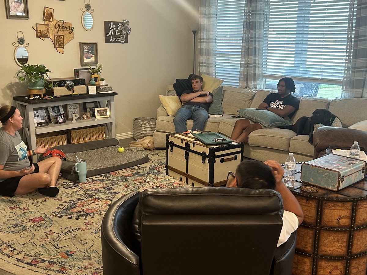 A great night w/ Monday Night Texans and talking Jesus. We went over books of Acts 9-12. Lots of big things discussed: transformation of Saul, Peter’s visions, the first Christian’s, and most importantly it doesn’t matter what we have done, we are all instruments God uses. 
#MNT