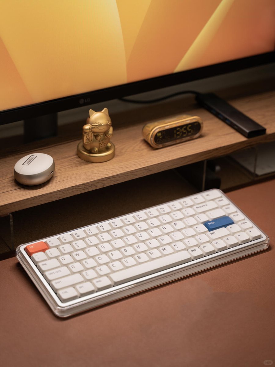 MelGeekworld's tweet image. Gathering feedback 🙇♀️
Would you like to see all-white accent keycaps for the O2? 🤍
We’ve heard from quite a few of you — some are hoping for two pure white add-on keycaps to match their setup.
So we’re putting the question out there 👀👇
Let us know what you think in the…