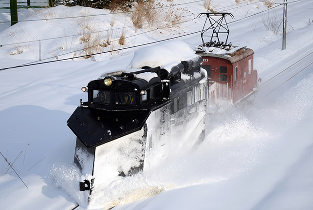 この度、弘南鉄道株式会社では、1926年(大正15年)製造 弘南鉄道大鰐線：電気機関車ED221 クラウドファンディング実施中です 
クラウドファンディング実施についての概要及び内容詳細については下記ページをご参照下さい
konantetsudo.jp/2025/07/15/cro…
皆様のご理解・ご協力のほど、よろしくお願い致します