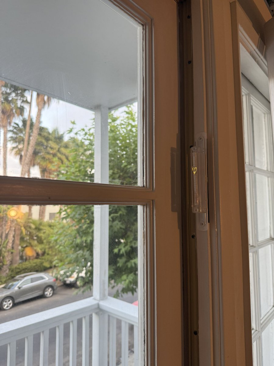 ShabbosK's tweet image. After living in Los Angeles for a month, I finally put up my Mezuzah tonight!
Thank you to Rabbi Moshe Levin of Chabad-Lubavitch for ensuring I can display my Judaism.
I encourage ALL people of faith to be proud of their religious identity, now more than ever.