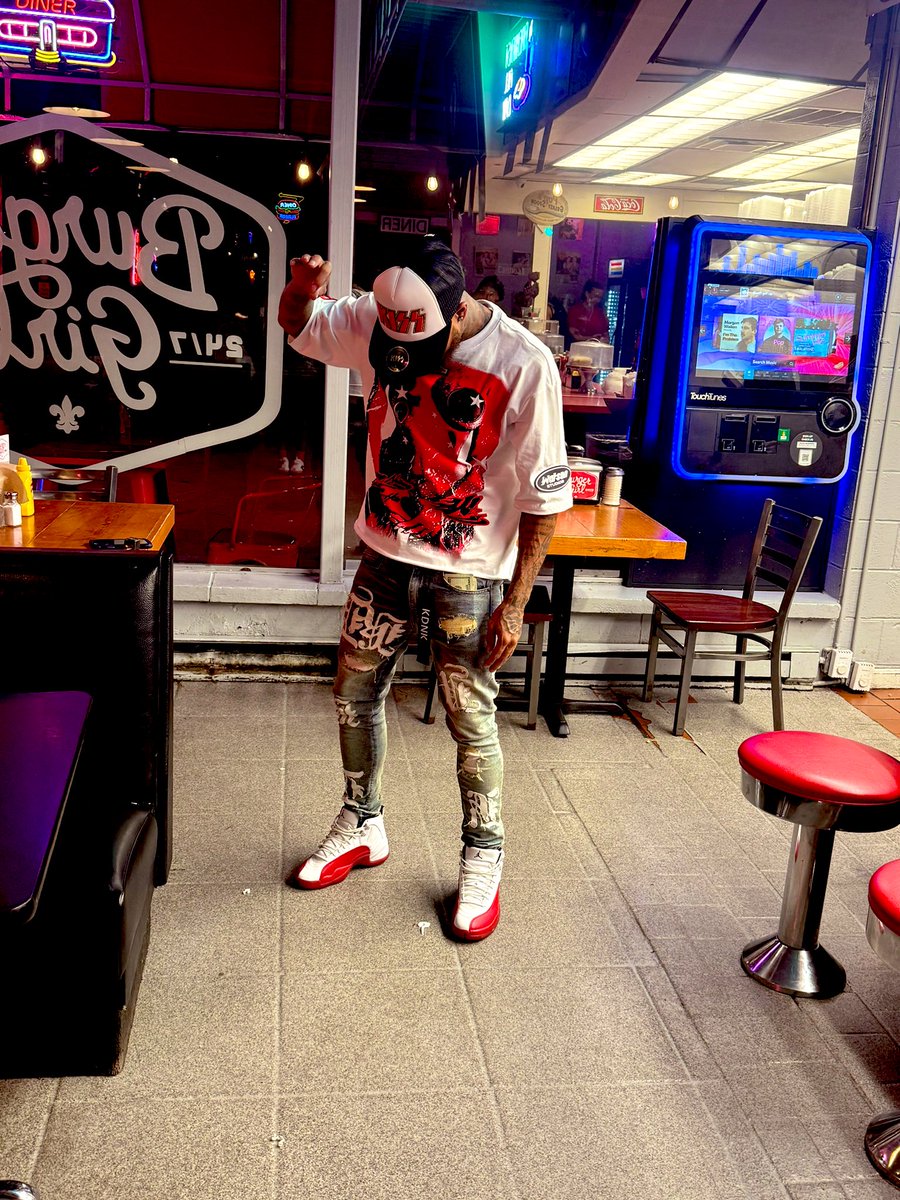 Ima 🦈 baby betta hide yo bitch before i take ha 😮‍💨🫶🏽