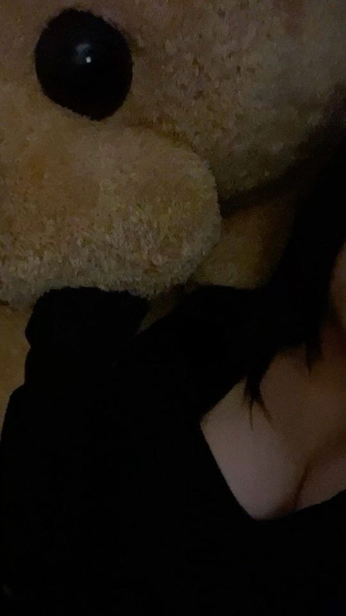nadasfuck's tweet photo. ياعمري عليه مستحملني وانا كل ليله احك كسي فيه🥺 https://t.co/3hklBRQZAh