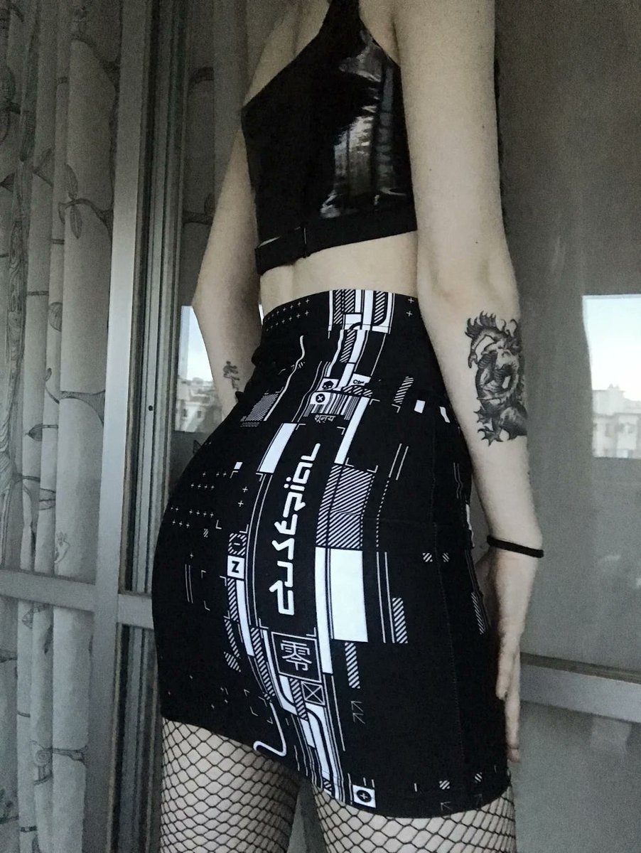 dustrial's tweet photo. Elizabeth in Xerodustrial Pencil Skirt
#usergenerated #cyber #blvck https://t.co/vGS28yZMqN