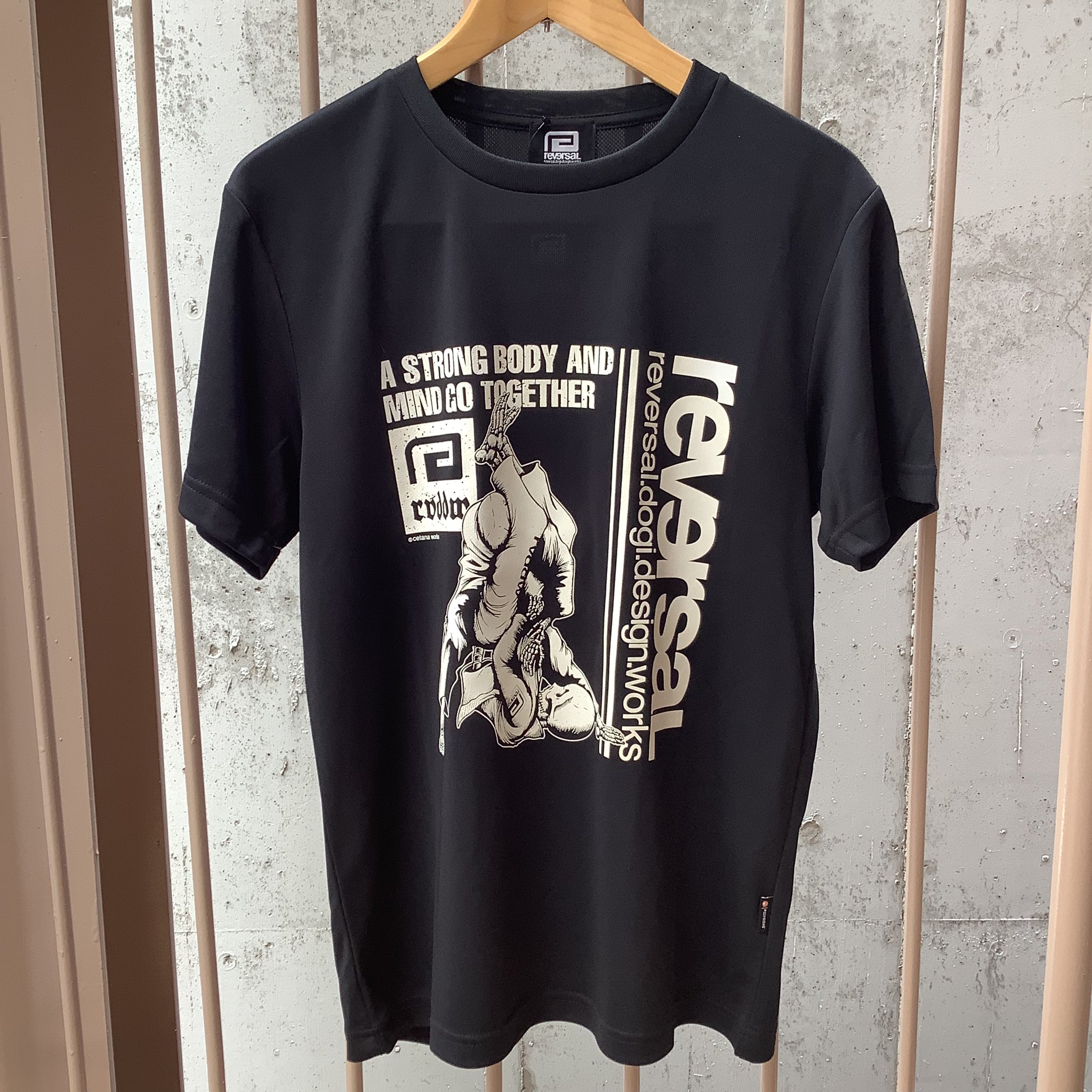 韓国大人気★Life Work ★Grain Figure HipDog Tシャツ 韓国大人気☆Life Work ☆Grain Figure HipDog Tシャツ (Life