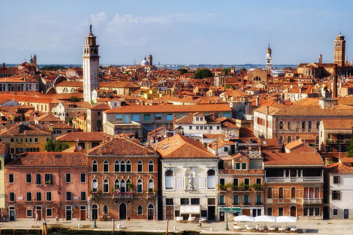 «Prova a mettere bene in pratica quello che già sai; così facendo sarai sempre in tempo, e scoprirai le cose nascoste che ora stai cercando. Metti in pratica quello che sai, e ciò ti aiuterà a rendere chiaro ciò che ora non conosci» (Rembrandt, nato oggi nel 1606 a Leida). Buona