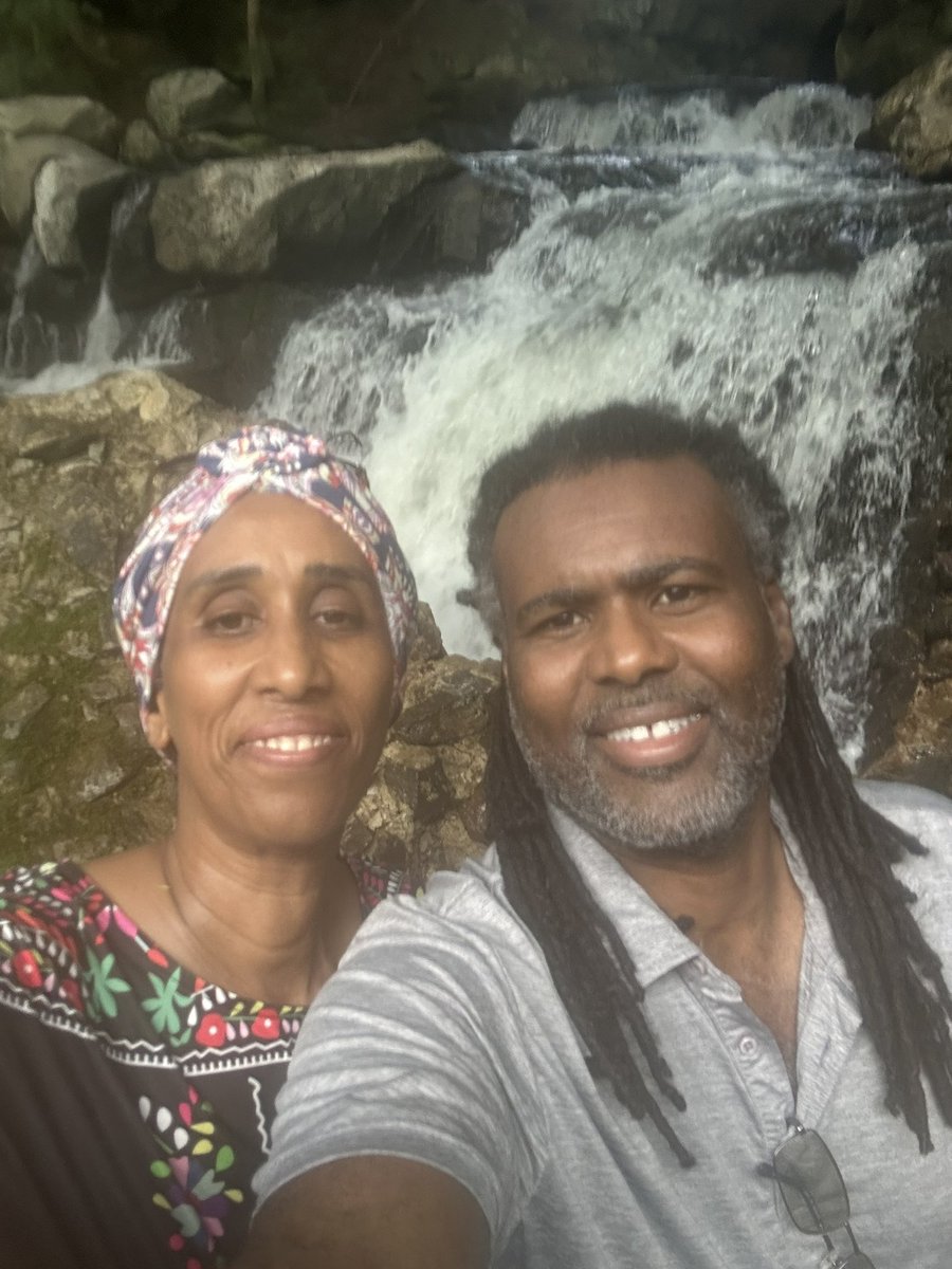 abdi_bileh's tweet image. Rando du jour : sueur et bâtons de marche! 🥾
Le parc de la Gatineau nous a bien fait suer aujourd’hui — montées, descentes… et jambes qui crient au secours ! Heureusement, j’avais ma douce moitié pour partager l’aventure 💕… et mes fidèles bâtons de marche