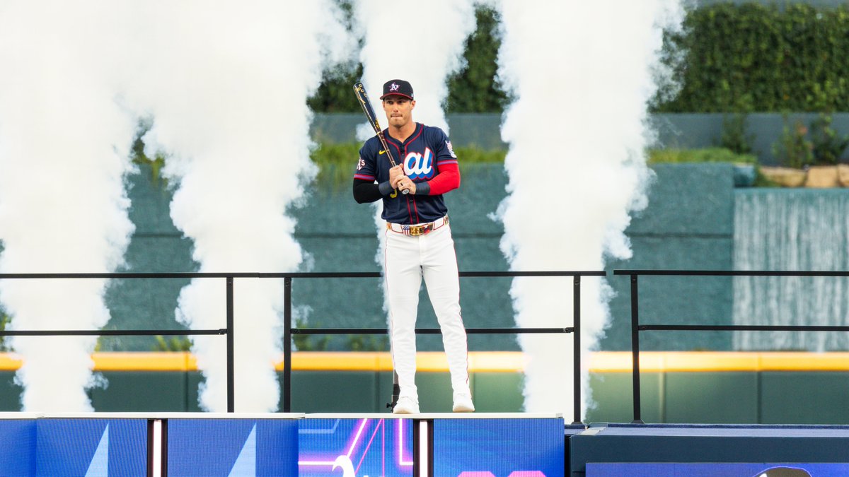 USABaseball's tweet image. Team USA alumni on the big stage 🇺🇸