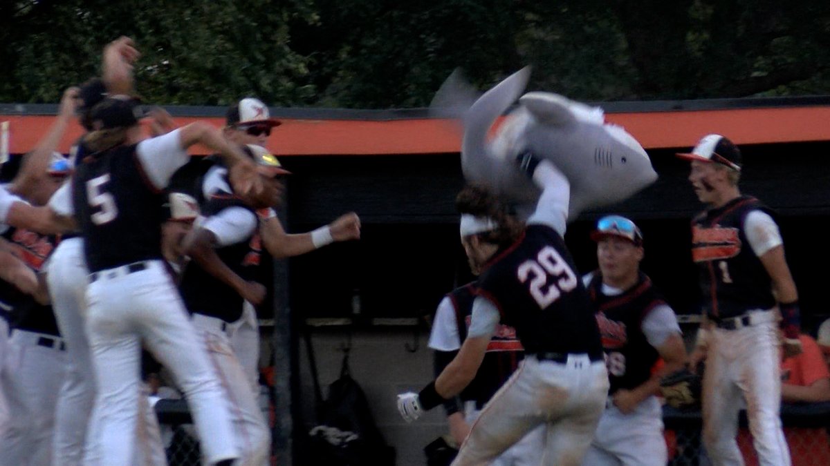 SportsZoneKCAU9's tweet photo. WARRIORS WOW AT HOME!

@SBL_Baseball holds its opponent to less than two runs for the fourth consecutive game, defeating Sioux Center 11-1 in six innings!

@sblpride advances to the @IHSAA 3A-Substate 2 final against MOC-Floyd Valley.

WATCH HERE ⚾️⬇️
https://t.co/nyuA6EUuEJ https://t.co/hGKrVRxmj3