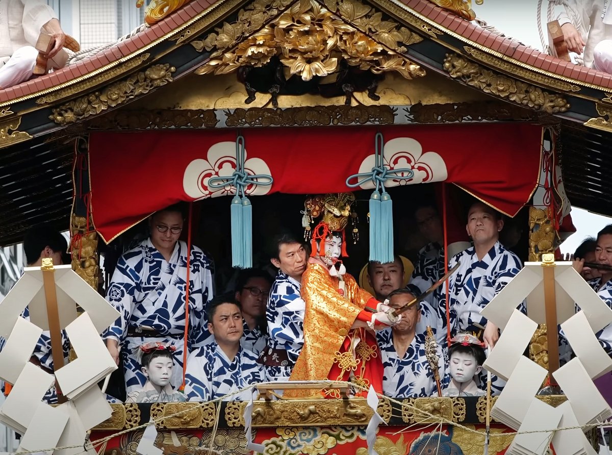 knp_hankei500m's tweet image. 【#祇園祭 2025】
「人に見てもらうため、じゃないんですよ」唯一の生稚児を乗せる長刀鉾、『京都の遺伝子』伝える稚児係の思い
☞☞☞
hankei500.kyoto-np.jp/archives/4960