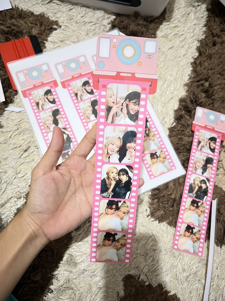 ktyss_gwyn's tweet photo. ༊*·˚  #2025HEREFORYOU_IN_MANILA fan support by @ktyss_gwyn/serenitaekim── .✦

⋅˚₊‧ ୨ Laminated Taeny Photo Strips  ୧ ‧₊˚ ⋅

📍a ticket holder 
📍like &amp; retweet 
📍open for trade 
📍very limited
📍1:1 

ℹ️ just show me your ticket if you see me. 

#2025HEREFORYOU_IN_ASIA https://t.co/RrsdY9L9Yk