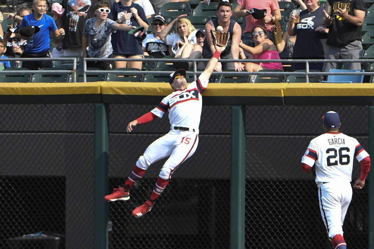 FanDuelCanada's tweet image. pov: the one kid in the outfield 😅
#HomeRunDerby #HomeRunDerby2025 #HRDerby