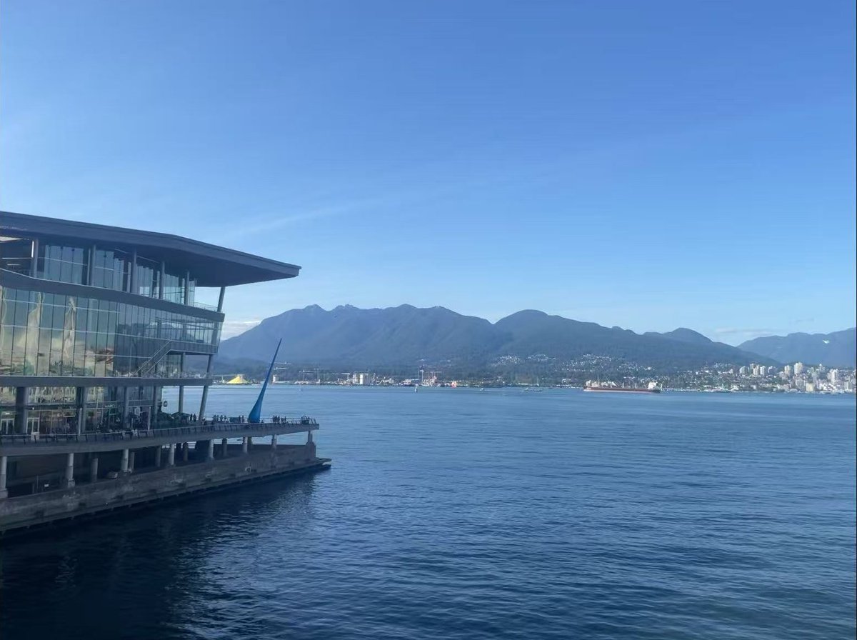 cihangxie's tweet image. Just arrived at #ICML25!
If you're interested in multimodality, reasoning, and safety — let's connect.
Additionally, I'll also be presenting two papers:
📄 What If We Recaption Billions of Web Images with LLaMA-3?
🗓 Tue, Jul 15 | 11 AM – 1:30 PM PDT
📍 East Hall A-B (#E-3305)…