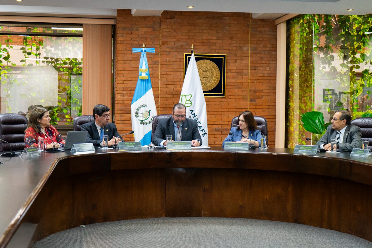 🤝 #Anacafé y <a href="/MinexGt/">MINEX Guatemala 🇬🇹</a> renuevan alianza por el café de Guatemala

Con el objetivo de fortalecer la promoción internacional de los #GuatemalanCoffees, se renovó el convenio de cooperación entre Anacafé y el Ministerio de Relaciones Exteriores.

Esta alianza reafirma el compromiso