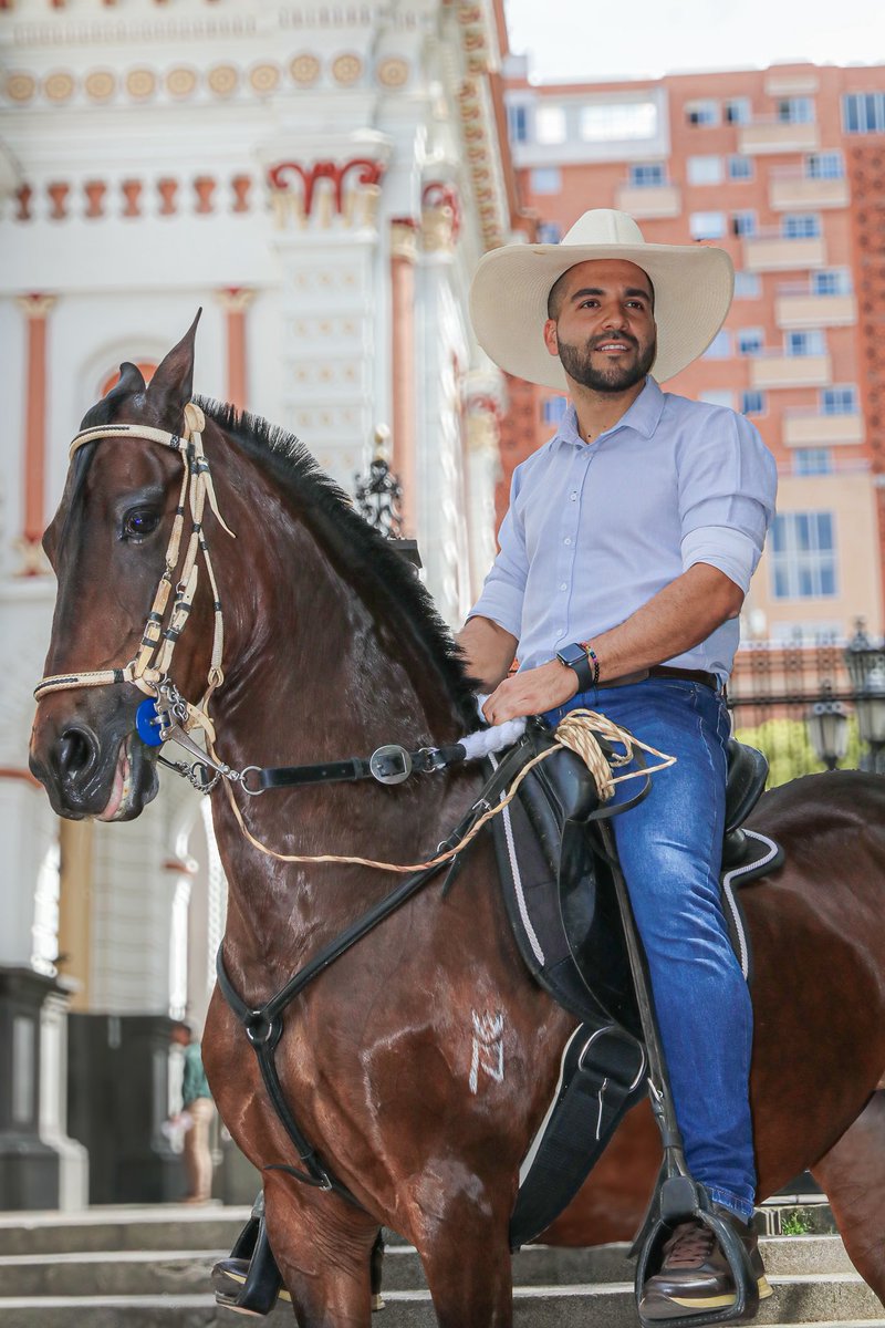 castridaniel_'s tweet photo. En Colombia 🇨🇴 el sector equino aporta significativamente a la economía nacional🐴 contribuyendo con alrededor de 6 billones de pesos anuales, generando 480.000 empleos directos y muchos más indirectos 🐎 #Caballo #Caballos #Sabaneta #Antioquia #Colombia #Horse #Horses #Equino https://t.co/aukODil2N8