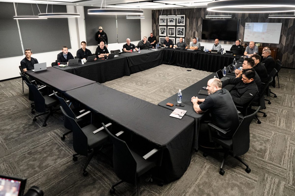 BEHIND THE SCENES

Inside the LA Kings 2025 NHL Entry Draft War Room, What Went Down

READ bit.ly/LAWarRoom25