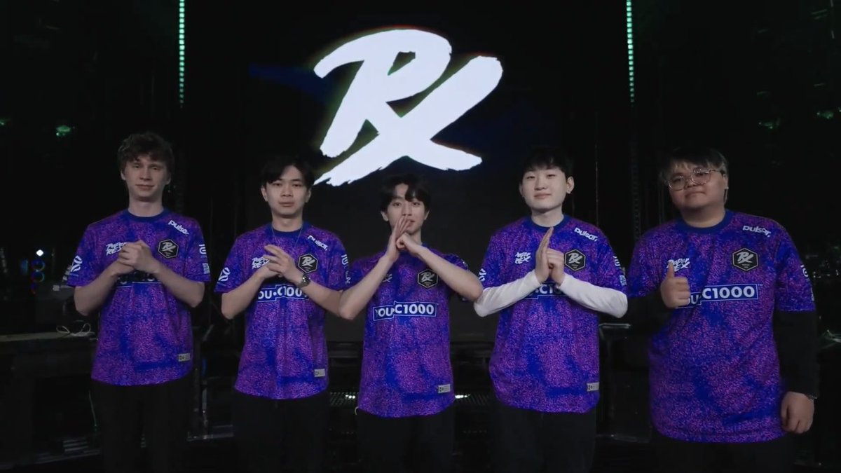 oh i just realized they wore prx first jersey on the last day mindfreak played with the team on stage 🙃
