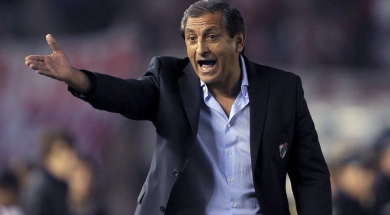 Ramón Díaz será anunciado como nuevo DT de Olimpia
Llegaría al país el jueves.

Ramón Díaz en Libertad:
•14 victorias
•4 empates
•6 derrotas
•63,89 % de efectividad

Ramón Díaz en la Selección Paraguaya:
•3 victorias
•9 empates
•8 derrotas
•30 % de efectividad

#olimpia