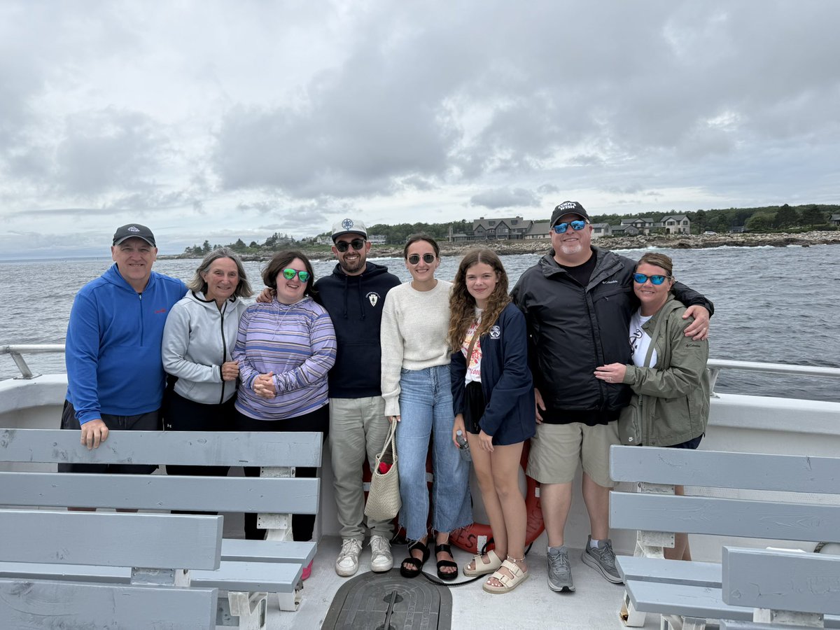 pkhcomm's tweet image. It’s been a treat to welcome the Dormans to New England for the first time. Kennebunkport, including a ride on the aptly named “Kylie’s Chance,” Nubble Light in York, the incomparable Flo’s Hot Dogs, and Boston, with stops at the Aquarium and a Duckboat.