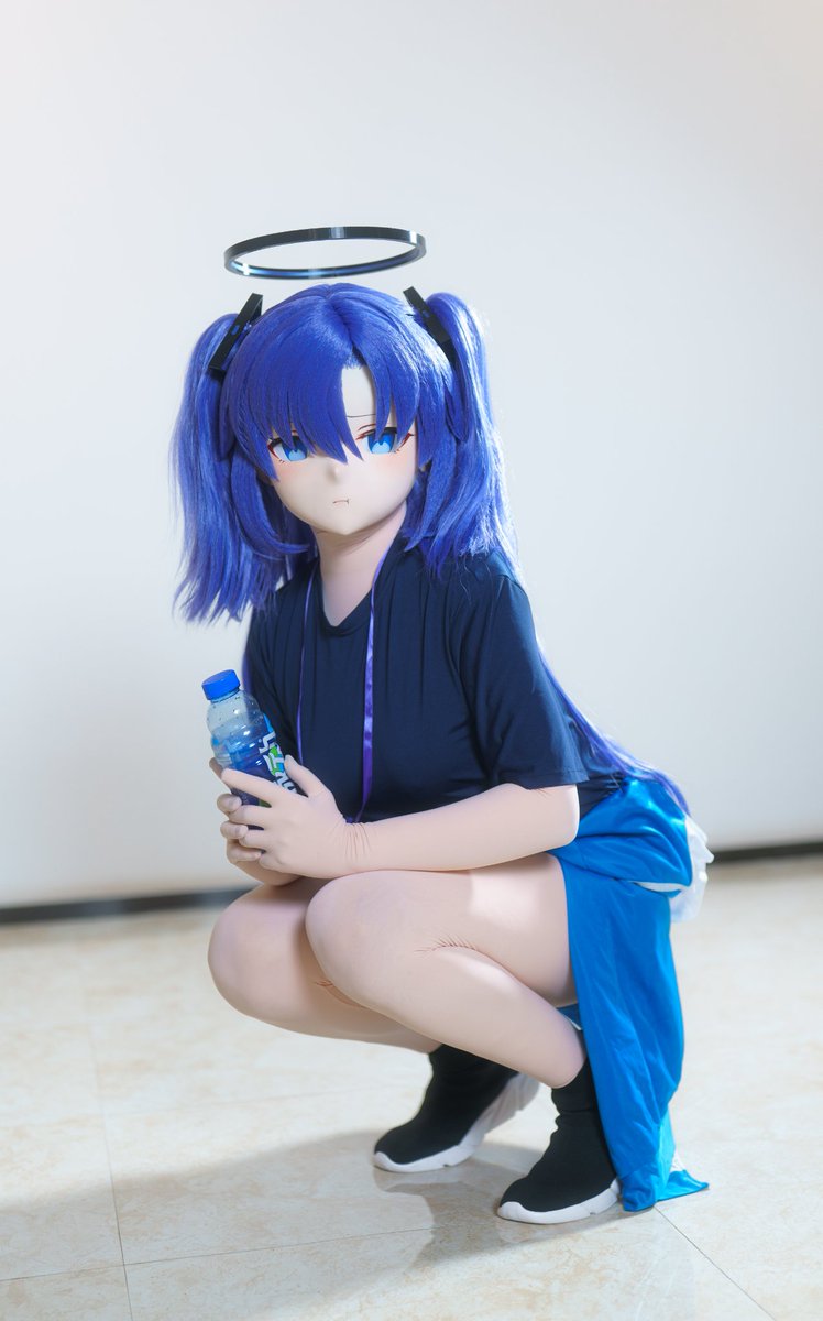 《穿体操服送水肯定没问题》
《双马尾保留小女友感也不是不行》
《把外套绑在腰上露出大腿简直是绝杀》
《什么叫老师和诺亚一起过来的？》