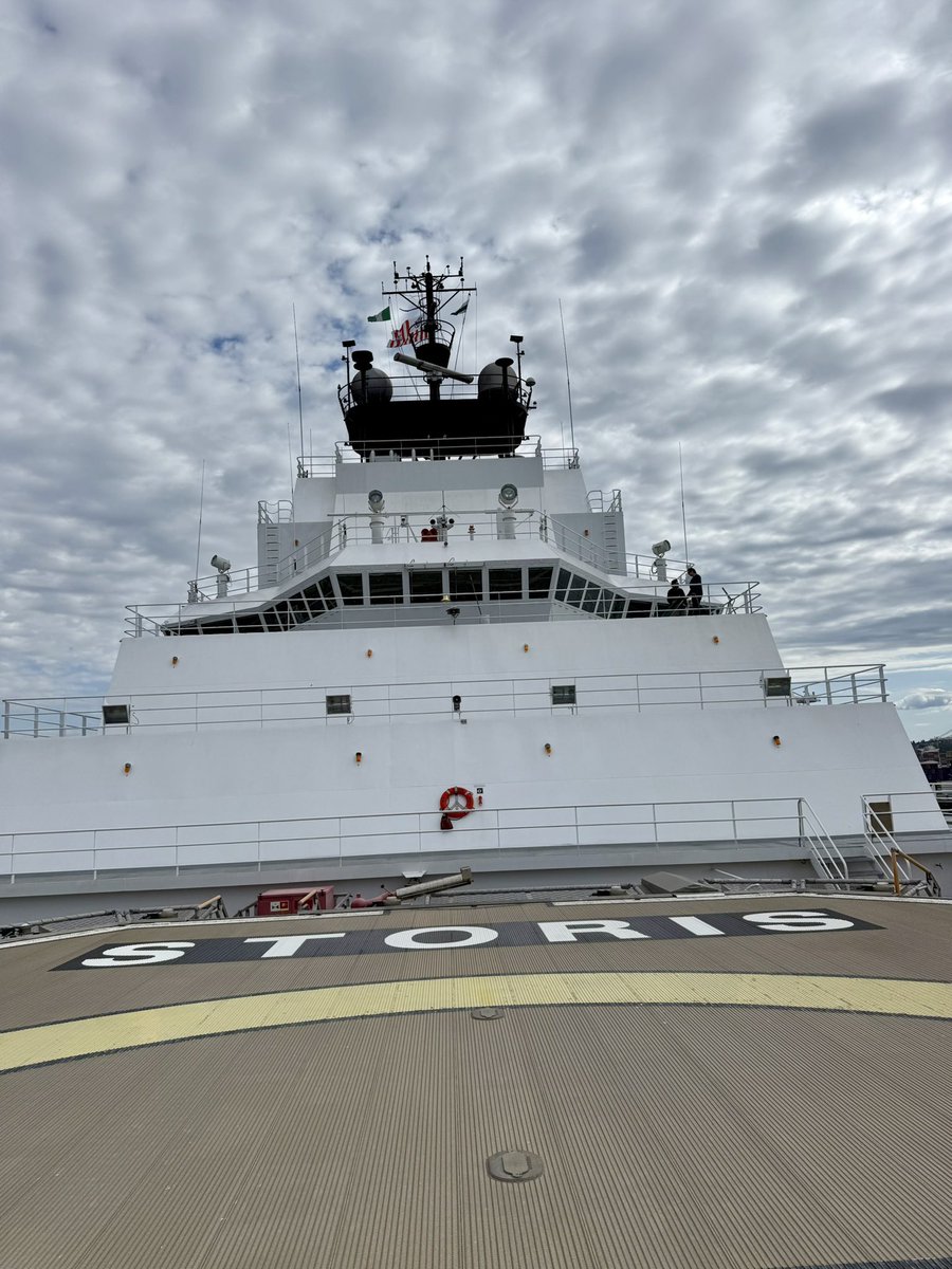 NancyLoo's tweet image. TUESDAY on @EVargasTV: An exclusive @NewsNation look at the Storis, the @USCG‘s first new icebreaker in 25 years (we’re live on board from its temporary berth in Seattle) - Why an increased U.S. Arctic presence is underway. @NewsNationComms