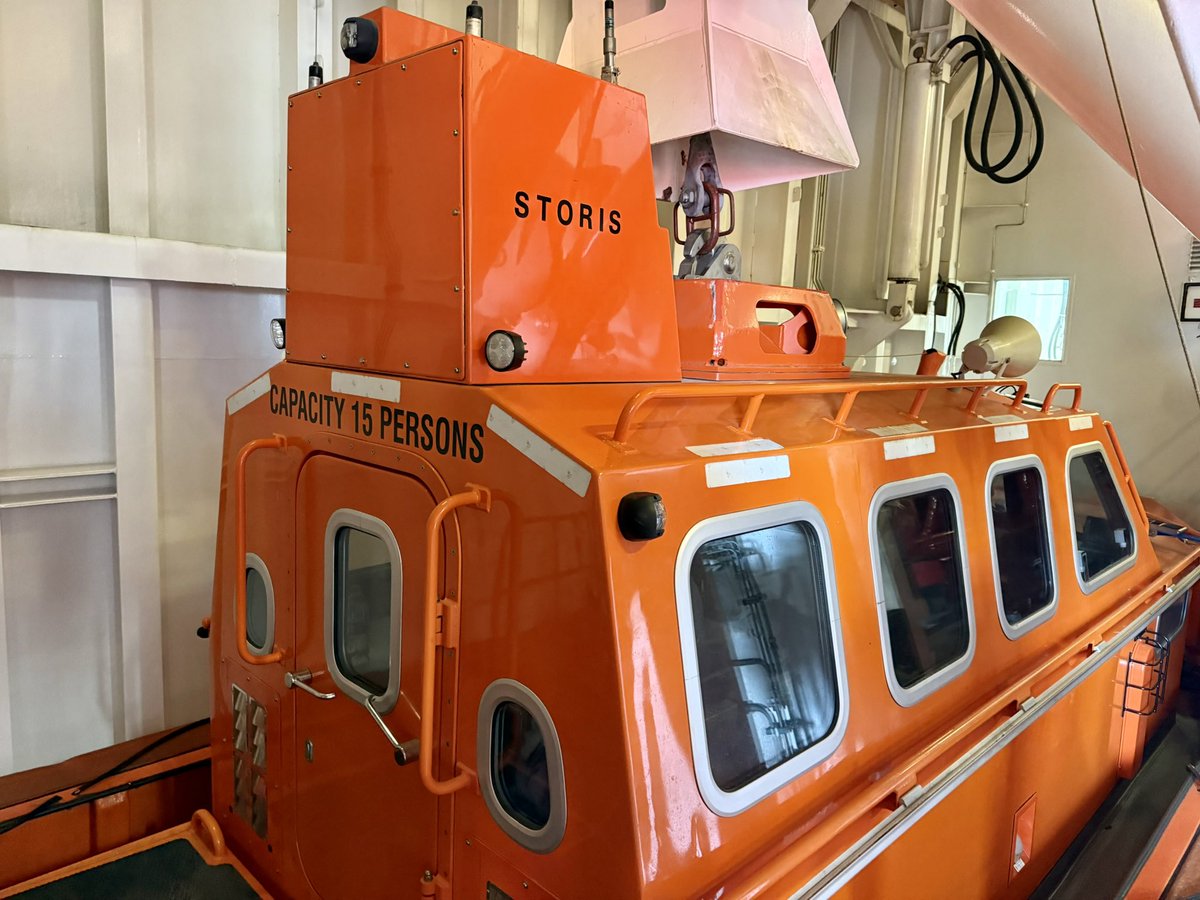 NancyLoo's tweet image. TUESDAY on @EVargasTV: An exclusive @NewsNation look at the Storis, the @USCG‘s first new icebreaker in 25 years (we’re live on board from its temporary berth in Seattle) - Why an increased U.S. Arctic presence is underway. @NewsNationComms