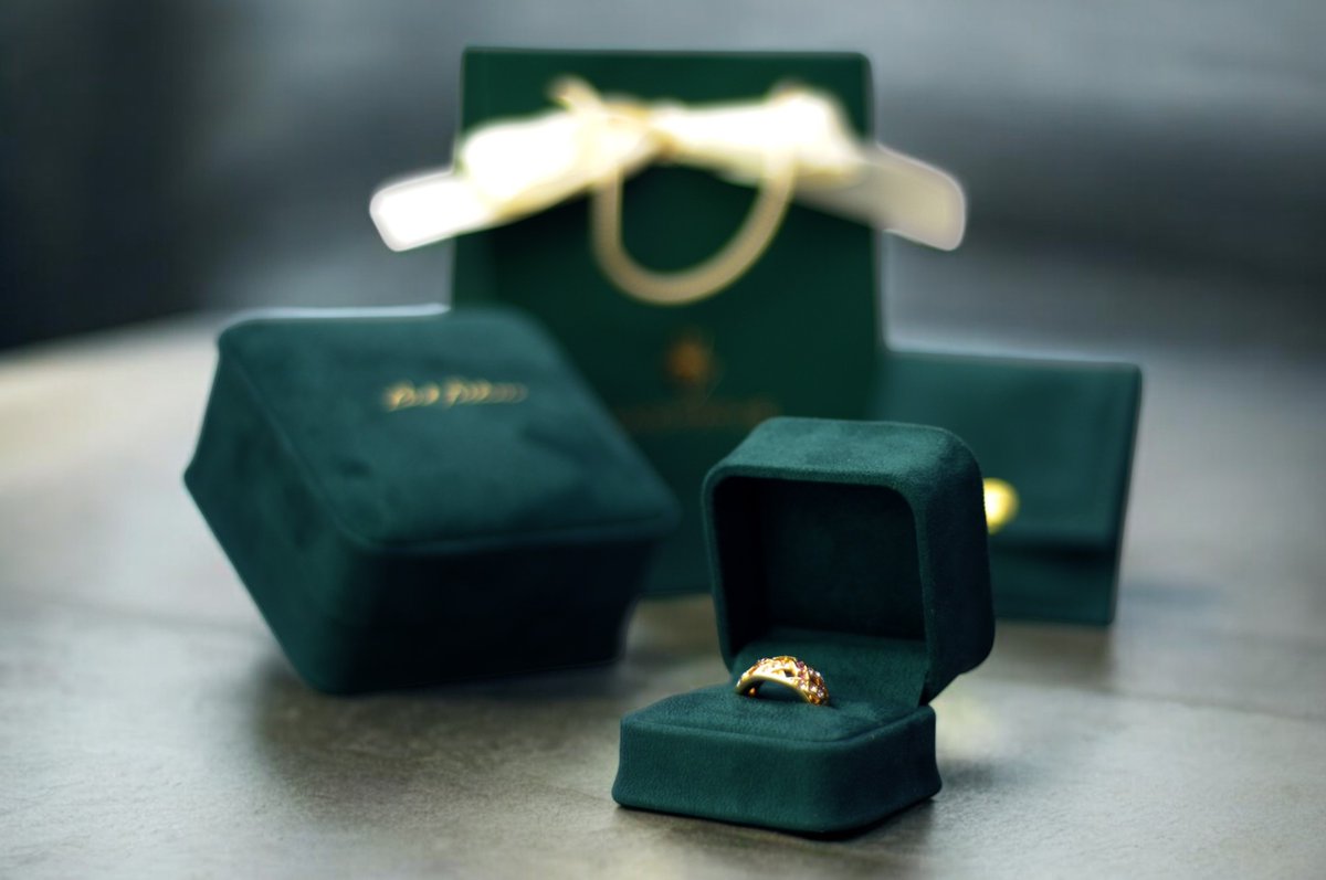 LandFortuneHK's tweet photo. Discover exquisite jewelry packaging and display solutions tailored for you. Explore our elegant collection and elevate your brand’s presence. Simply contact us to enhance your brand image.

Youtube ⇨ https://t.co/58yLylacAH
Instagram ⇨ https://t.co/cka6EqVo8Z https://t.co/Hr2DgKyqvH