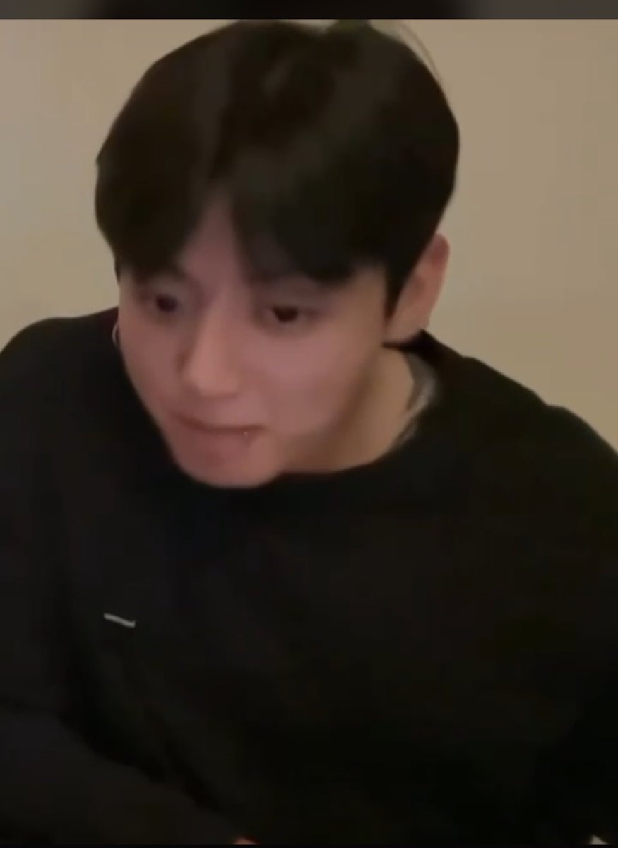 Jeonmr18's tweet photo. Apa tatto barunya sampai kepunggung🥺l?? https://t.co/jU7efJtkAV