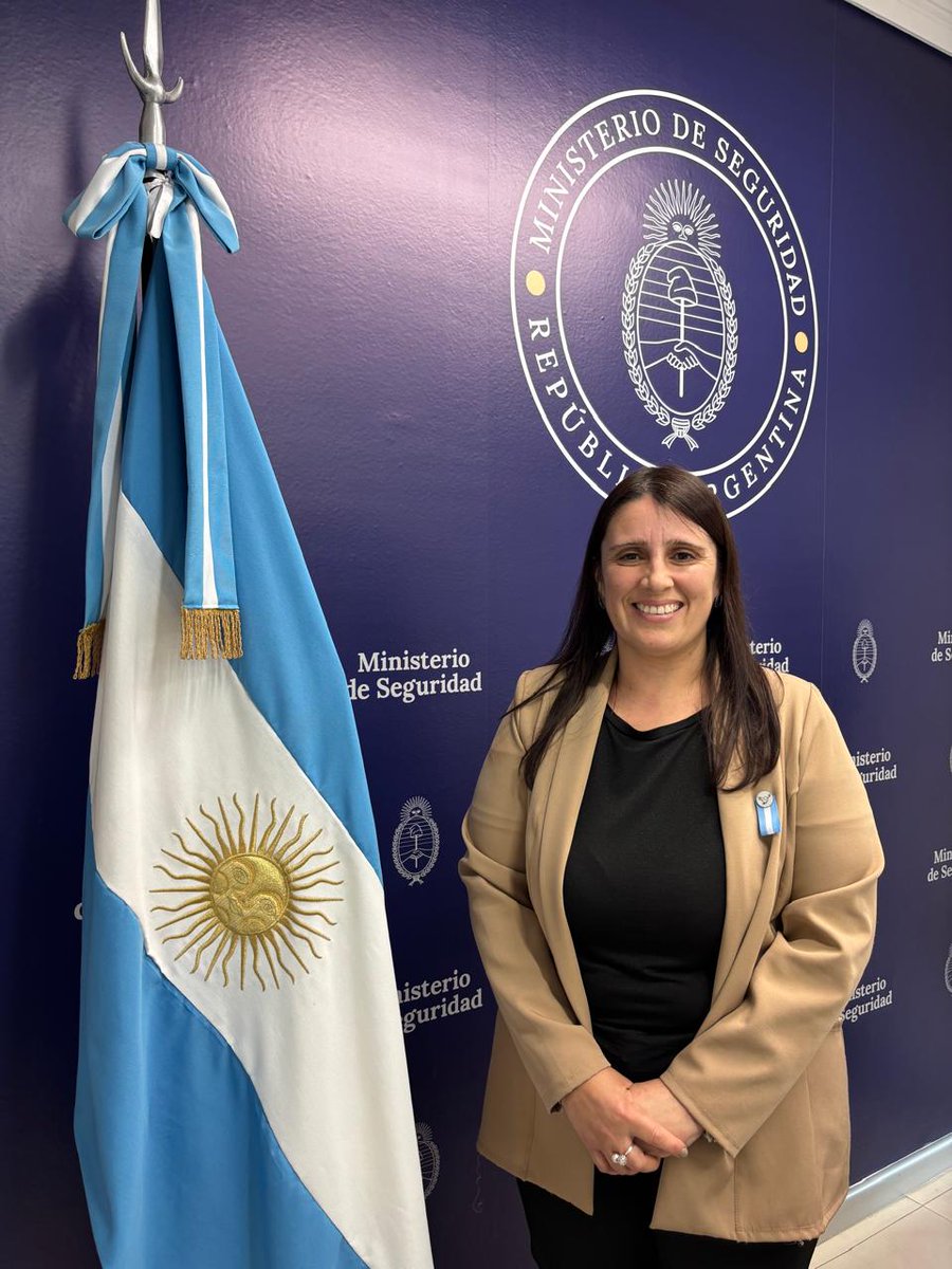Con orgullo y responsabilidad, trabajando por una Argentina más segura y más libre.
Gracias  presidente <a href="/JMilei/">Javier Milei</a> y  ministra <a href="/PatoBullrich/">Patricia Bullrich</a>  por sostener con firmeza los valores qué nos inspiran.
VLLC!! 🇦🇷