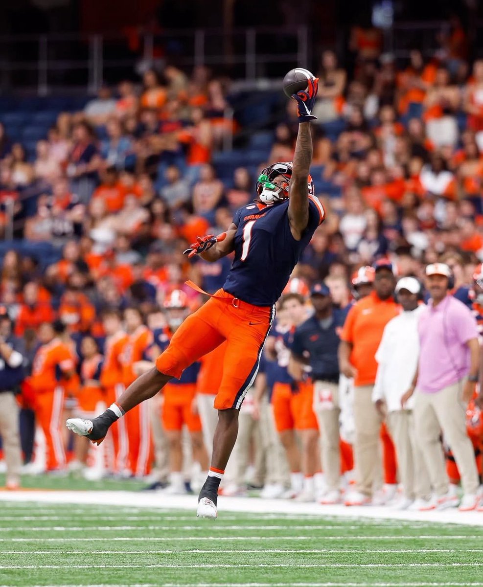 corey_en's tweet image. After a great conversation with @CoachDRedd I am blessed to receive my 2nd D1 offer to continue my academic,and athletic career at @CuseFootball am truly humbled by this opportunity ππΏ@SkysTheLimitWR @JermaineCarpent @Coach_Hyde @FranBrownCuse