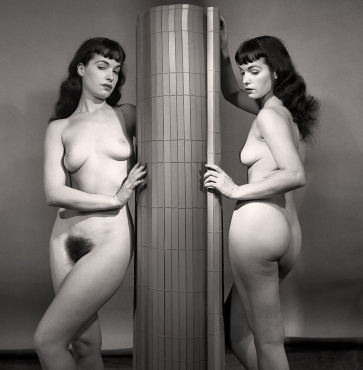 Les dejo esta sexy fotos de Betty page Muy guapa y sensual hasta mañana qué descansen okkkkkk byeeeee 🥳🤩😍😘😚😙😙😋😋😋😋😋🔥💋❤️‍🩹♥️💌🩶🤍💘💖💞💞