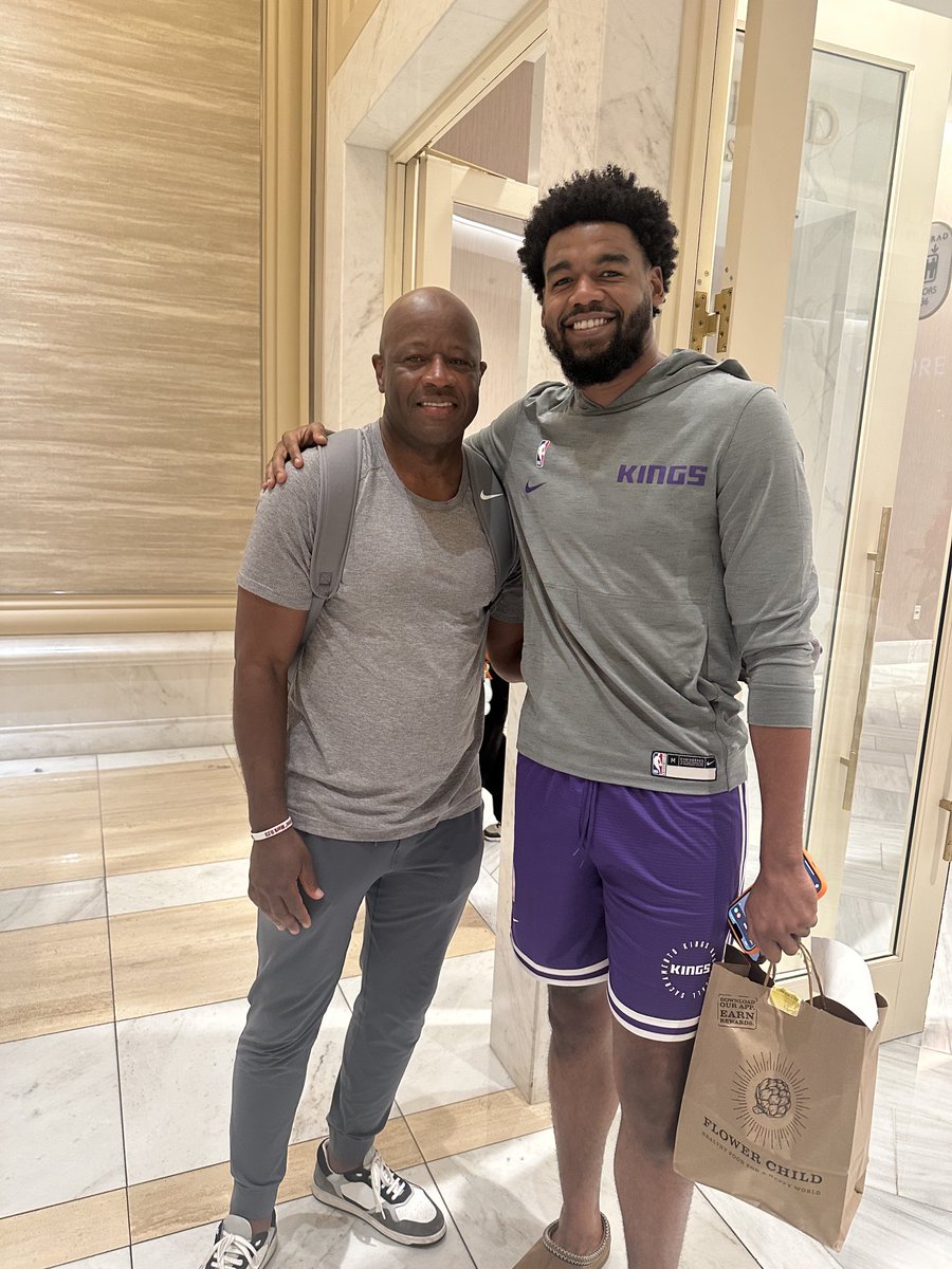 Coach Mike Anderson tweet media