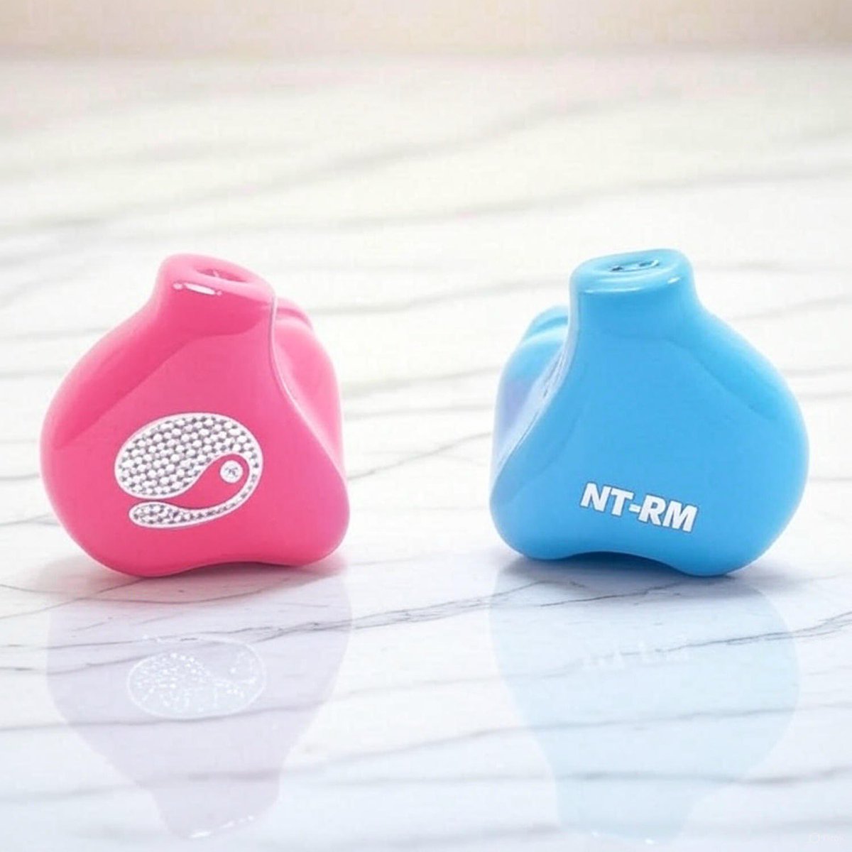 HIDITION's tweet image. Make candies on your ears.
Recording master,
@HIDITION NT-RM
#Hidition #ciem #iem #inearmonitor #stage #rockstar #하이디션 #인이어 #커스텀인이어 #헤드폰 #이어폰추천 #끝판왕 #インイヤー #イヤホーン #有線イヤホン #オーディオ #耳机 #音响