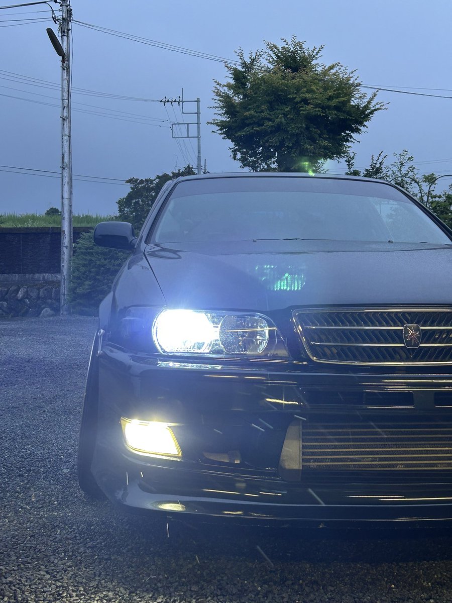 フロント寝かせてリア起こす。これだけでだいぶ格好つくよね