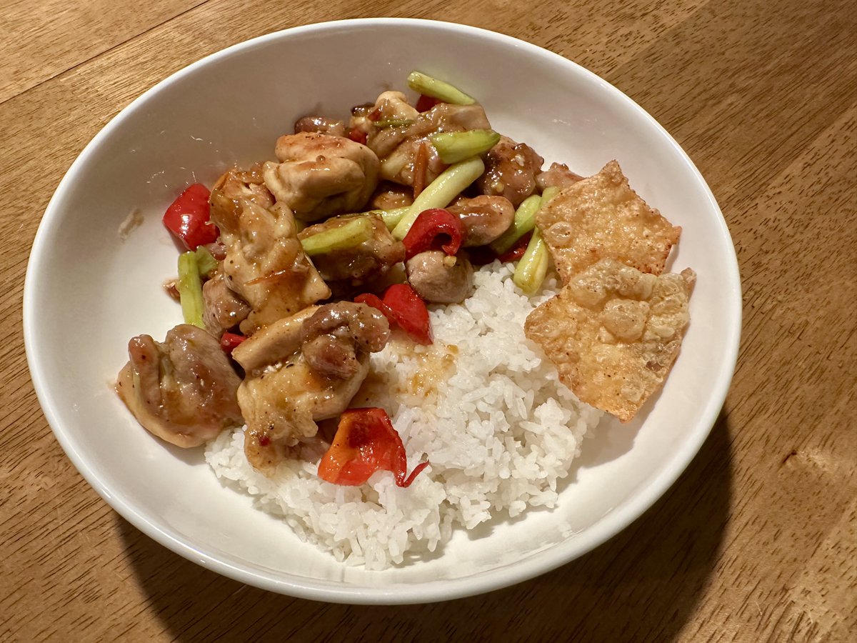 jonaircon's tweet image. it&apos;s stir fry with veg foraged from the garden 🧑‍🌾