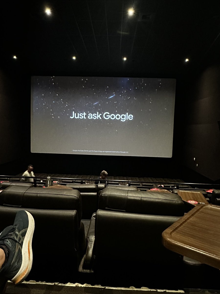 annbordetsky's tweet image. Marketing to a semi-empty movie theater with an ad that tries to reclaim Millennial loyalty — not sure what to make of this
but you know cultural relevance is slipping if you’re running movie ads 🫣