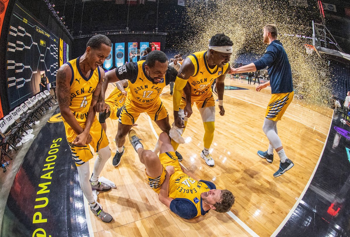 MUOverload's tweet image. Five years ago today Travis Diener (@DienerTravis) hits the game winning three to give the Golden Eagles (@GoldenEaglesTBT) the 2020 TBT (@thetournament) Championship with a 78-73 victory over Sideline Cancer (@SidelineTBT) on July 14, 2020 #mubb