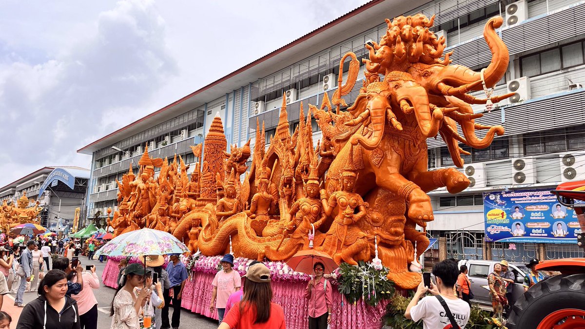 psdang128's tweet photo. Upon Ratchatani Candle Festival, Thailand https://t.co/oO8i1Kj73L