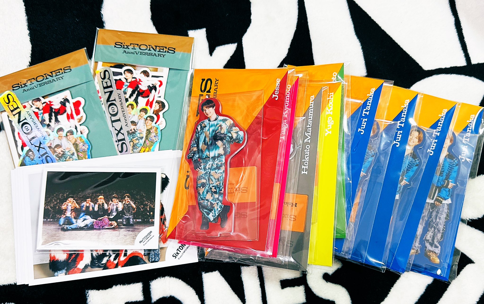 【新品未開封】SixTONESアニバーサリー アクスタ＋ミニフォト＋ステッカー SixTONES ステッカーセット | ファミクラストア オンライン