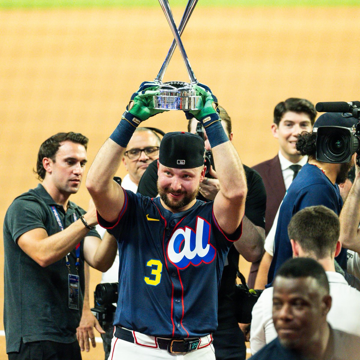 USABaseball's tweet image. Join Team USA ✅
Win the Home Run Derby ✅

Have a Monday, Cal Raleigh!