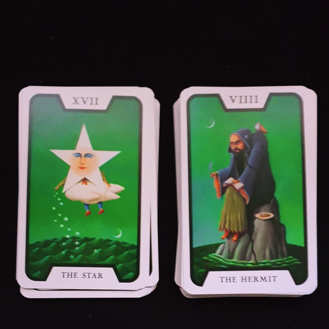 #oldiesbutgoodies 

🔮The Witches Tarot by Fergus Hall 

A classic.. often referenced as the Bond deck because it was featured in a Sean Connery Bond movie 

I personally adore this quirky lil deck

#Rabbittribe #followthewhiterabbit #highpriestess