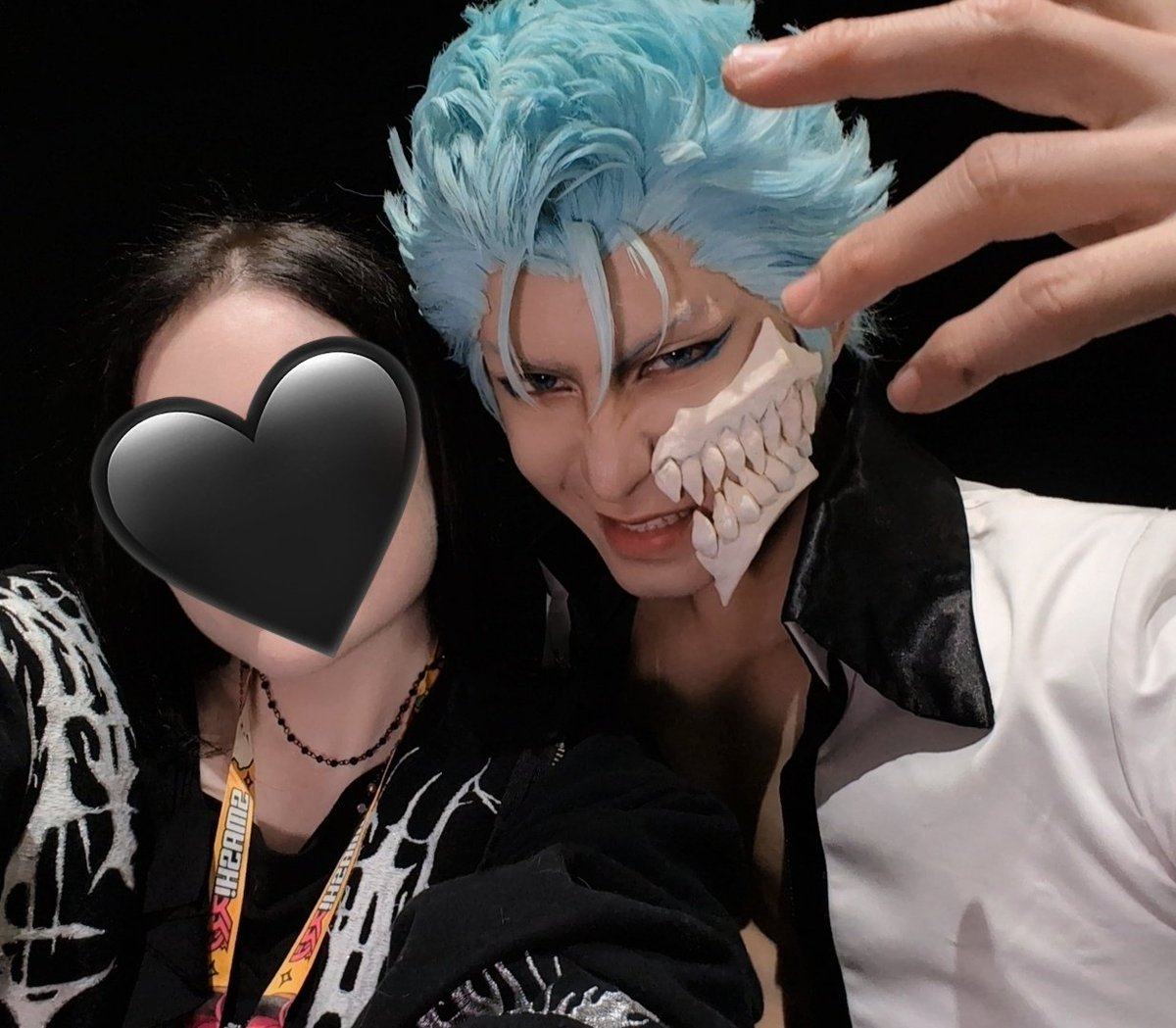 AbeliaVT's tweet image. I got to meet my favourite cosplayer @thames_malerose🖤 I was super nervous but thank you for being so sweet🥺
