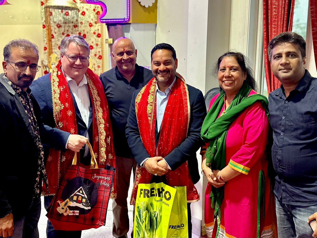 shuvmajumdar's tweet image. Visited the Hindu Society of Calgary Mandir with MP @RichardBragdon – a cornerstone of service and generosity.
The Mandir’s commitment to uplifting others through charity, tradition, and community spirit reflects the values of faith, family, and freedom that make our country…