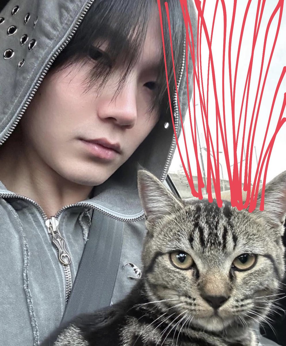 He’s a red flag😾 

#Beyourluve 
#BuildJakapan