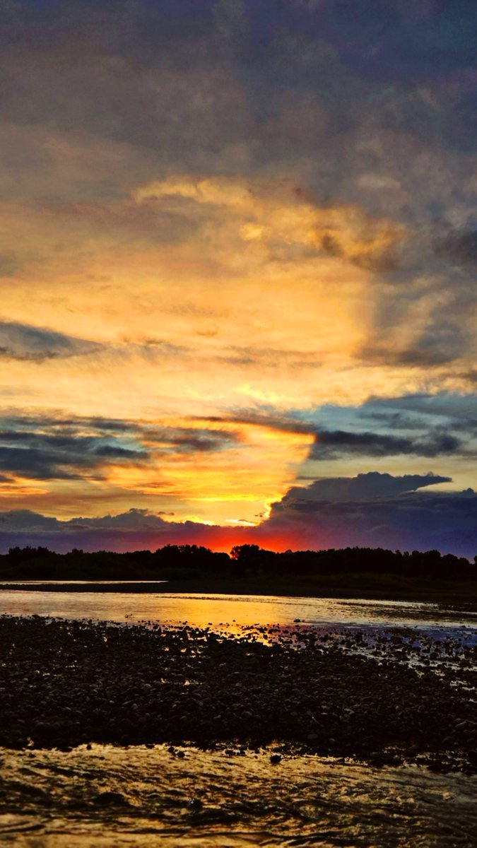 Missus_Massacre's tweet image. Closing out another day fishing the Yellowstone. Feels like Heaven because it's God's country.