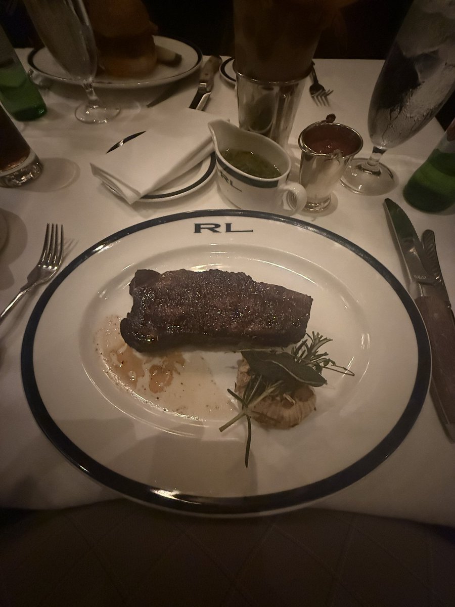 Subjxct5's tweet image. In Chicago on some Sopranos shit #MadeMen