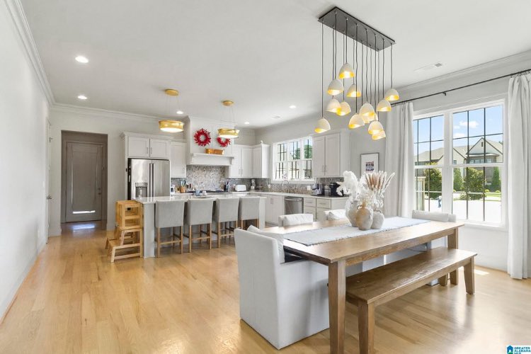 AndrewJBoneRE's tweet image. Tuscaloosa, Alabama: Properties selling & leasing all across T’town! Now is your time to lease this fantastic home in Highgrove. Fans are gearing up for the season! Enjoy year round in your favorite college town! Doesn’t get any better! Showing daily! Roll Tide! 256-504-2963