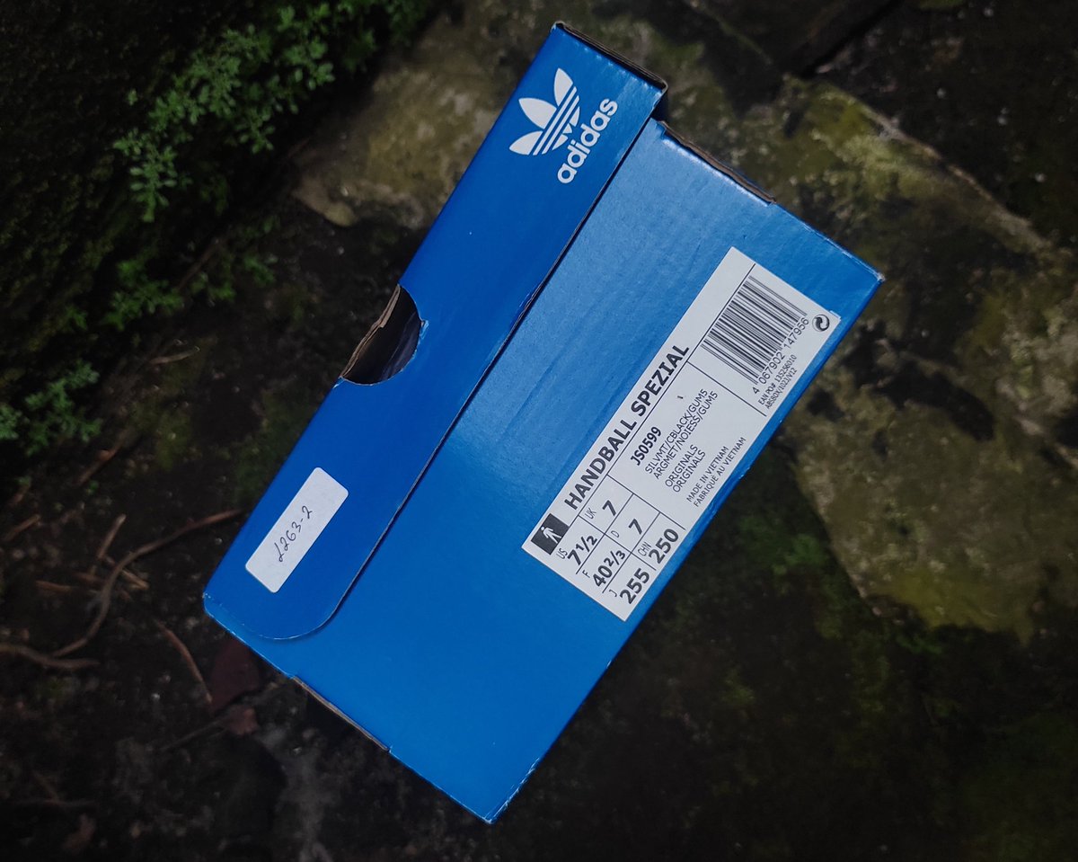Adidas Spezial LT Silver - BNIB
Size : 40 2/3
1.100
DM // 0895422875283

Bantu retweet, rezeki lancar
<a href="/UGDforPSS1976/">UGDforPSS</a> #UGDforPSS1976  #ugdforpss
