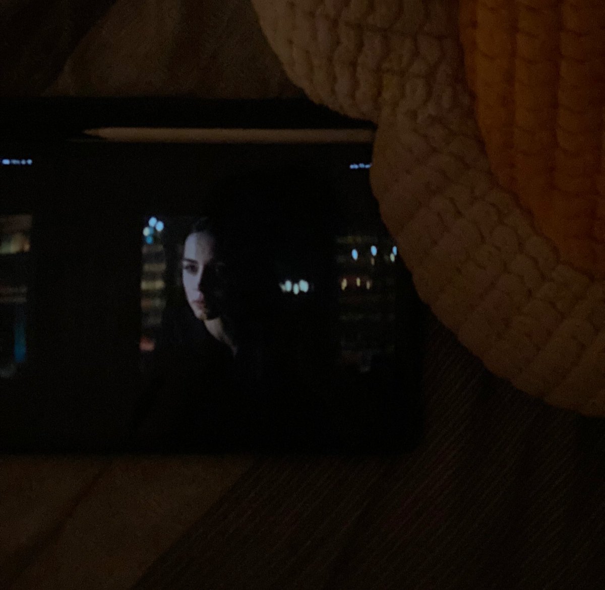 من احلة الاشياء الي اسويها اني اشوف فلم قبل لا انام ⭐️